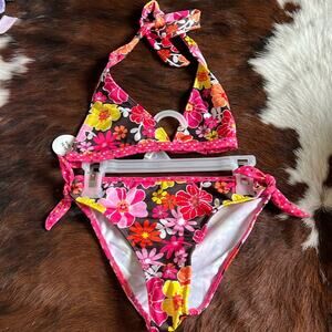 Girls swimsuit